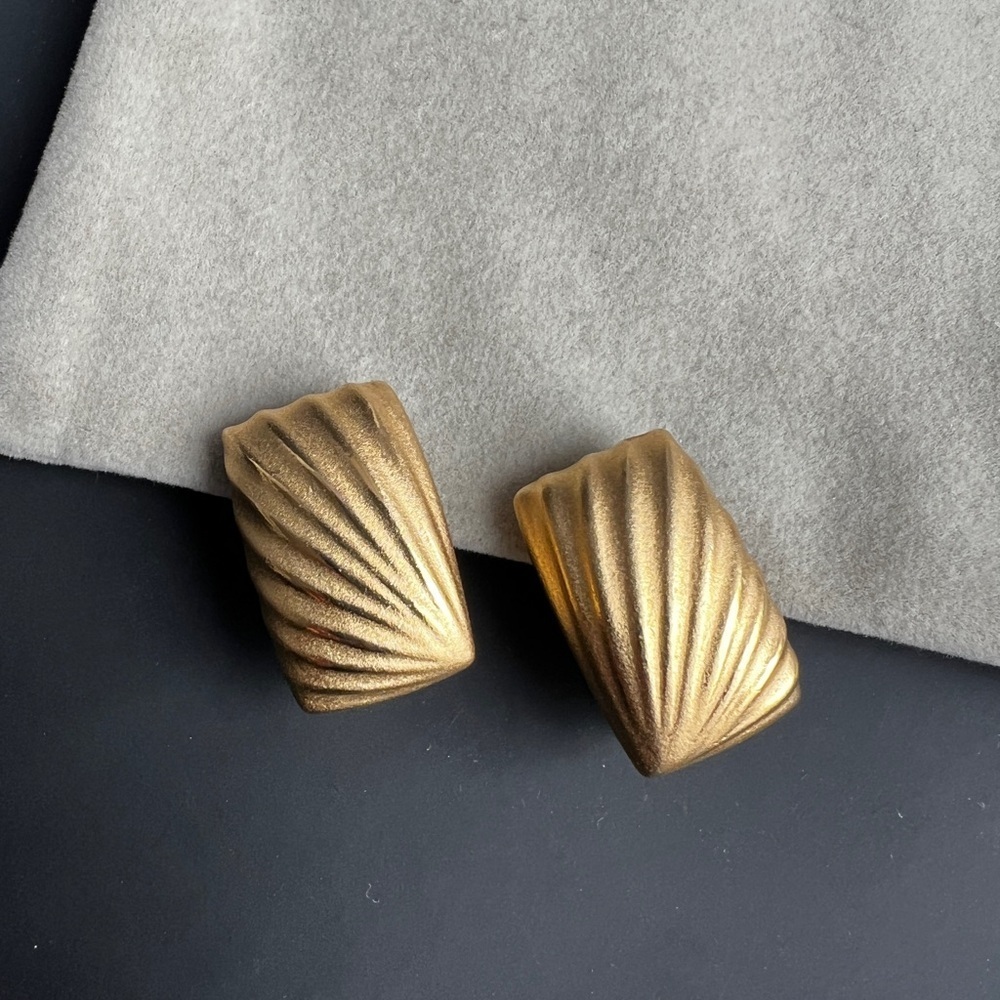 Vendome Gold Shell Clip-On Earrings